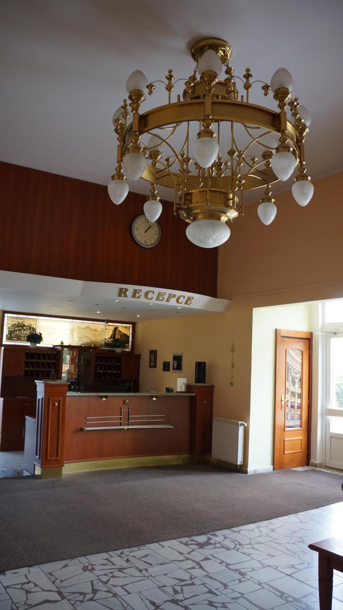 Grandhotel Novy Bor Exterior photo